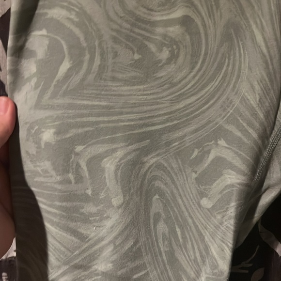 🌿5/$25 Old Navy Green Marble Leggings - Picture 5 of 9